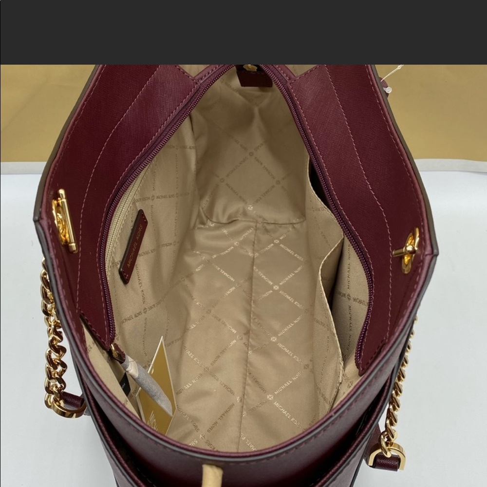 Michael Kors Jet Set Travel LG Chain Shoulder Tote - Picture 11 of 16